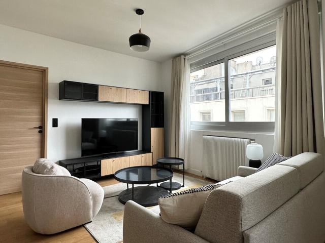 Location appartement meublé de 46 m2 rue Georges Bizet à Paris