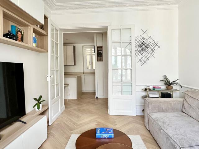 Location appartement meublé de 55 m2 rue Sextius Michel à Paris