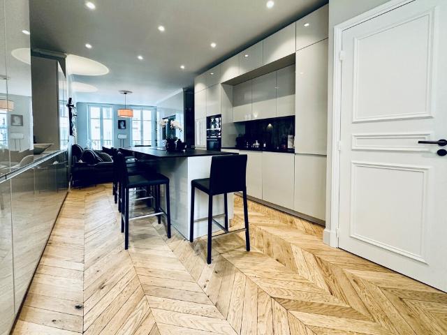Location appartement meublé de 78 m2 Rue Saint Honoré à Paris à Paris