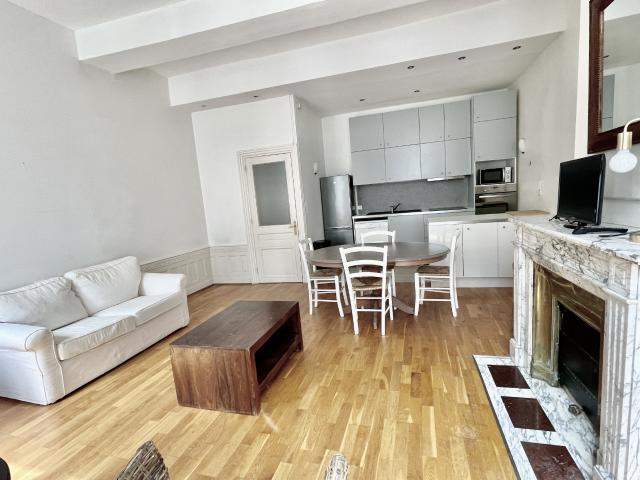 LOCATION APPARTEMENT MEUBLÉ DE 81 M2 AVEC 2 CHAMBRES