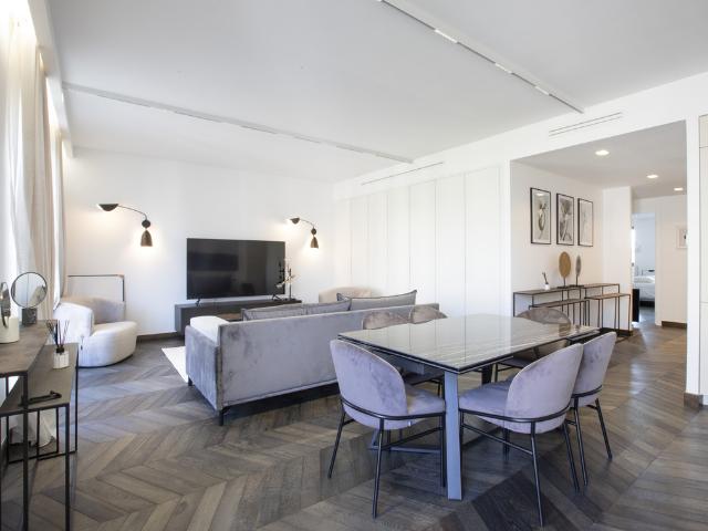 Location appartement meublé de 84 m2 avenue Montaigne à Paris