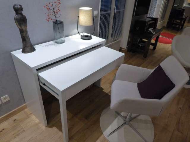 Location Appartement Meublé Studio Alcôve 42m² Sacré Cœur Paris
