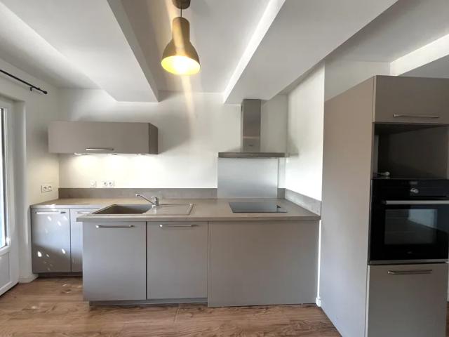 Location Appartement Montée des Bauds, Pierrevert
