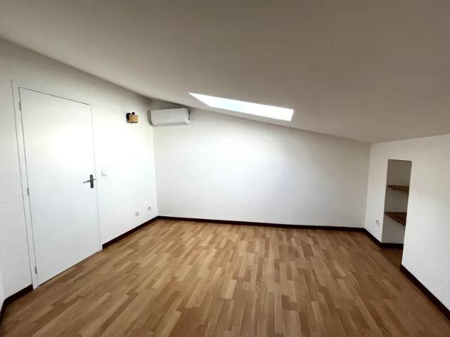 Location Appartement Montée des Chrestiannes, Pierrevert