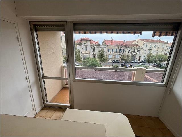 Location Appartement Montée des Lauriers, Alès