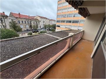 Location Appartement Montée des Lauriers, Alès