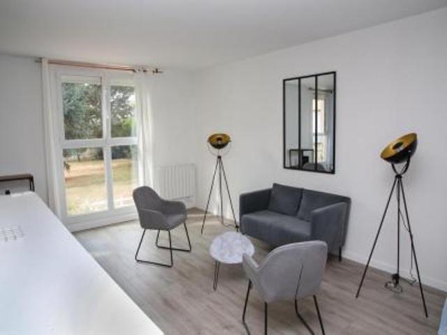 location appartement montigny le bretonneux 1 pièce 23 m2 yvelines 78180 624 € / mois