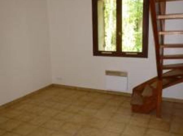 location appartement nerondes 2 pièces 30 m2 cher 18350 203 € / mois