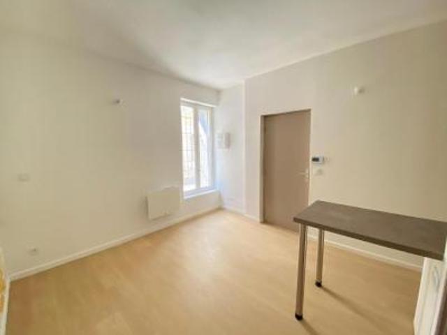 location appartement nimes 1 pièce 16 m2 gard 30000 455 € / mois