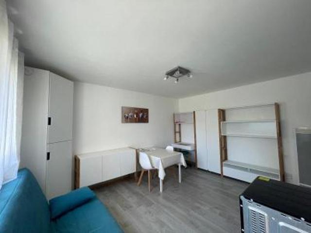 location appartement nimes 1 pièce 24 m2 gard 30000 480 € / mois