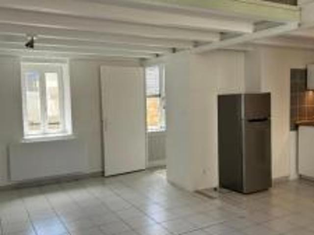 location appartement nimes 1 pièce 44 m2 gard 30000 585 € / mois