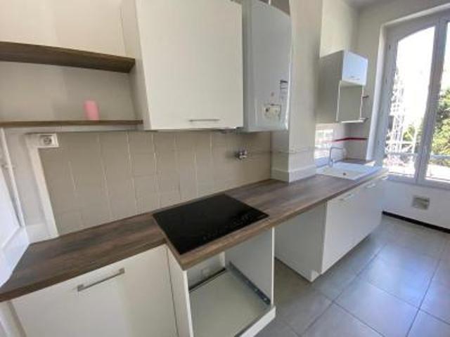 location appartement nimes 3 pièces 57 m2 gard 30000 629 € / mois