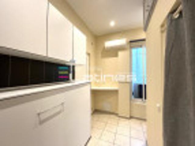 Location appartement Nimes Arènes, 9m² 1 pièce 270€