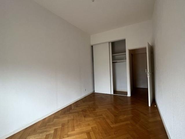 Location Appartement P3 97 m² traversant avec 2 balcons rénové e Marseille 1er