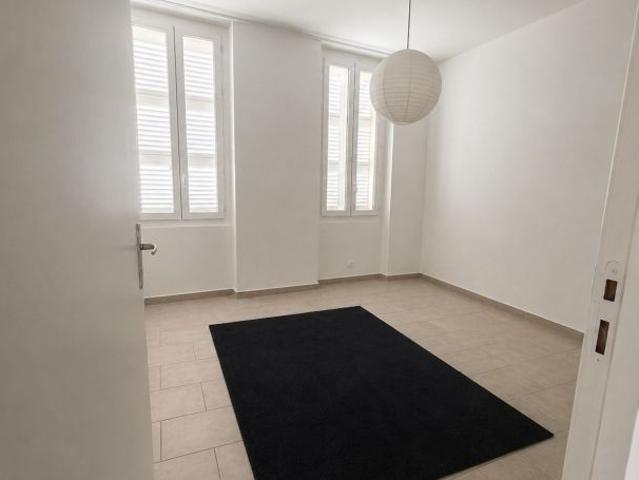 Location Appartement P3 Traversant rénové e Marseille 12ème