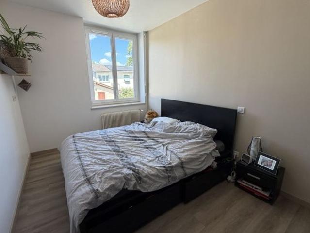 Location Appartement P3 rénové e Neuville les dames