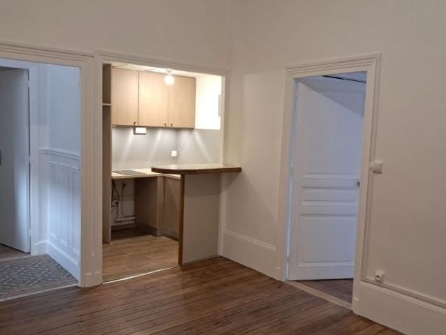Location Appartement P2 Sens