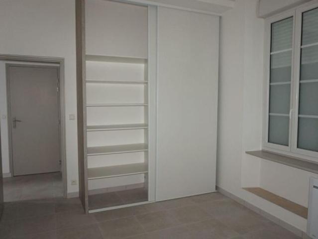 Location Appartement P2 Sens