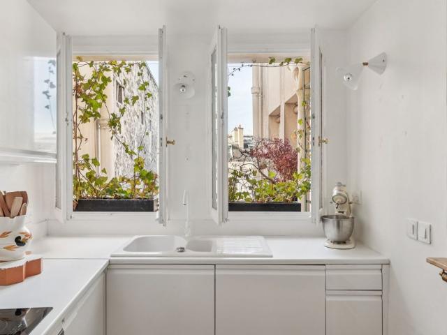 Location Appartement Paris 7 4 Pièces 76.81 m²