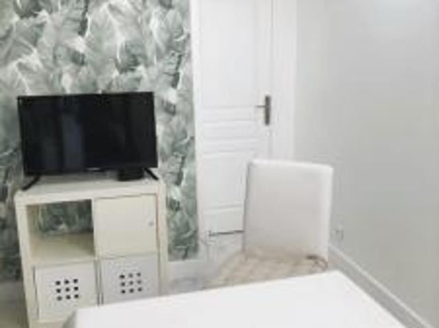 location appartement paris 15eme arrondissement 2 pièces 28 m2 paris 75015 1580 € / mois