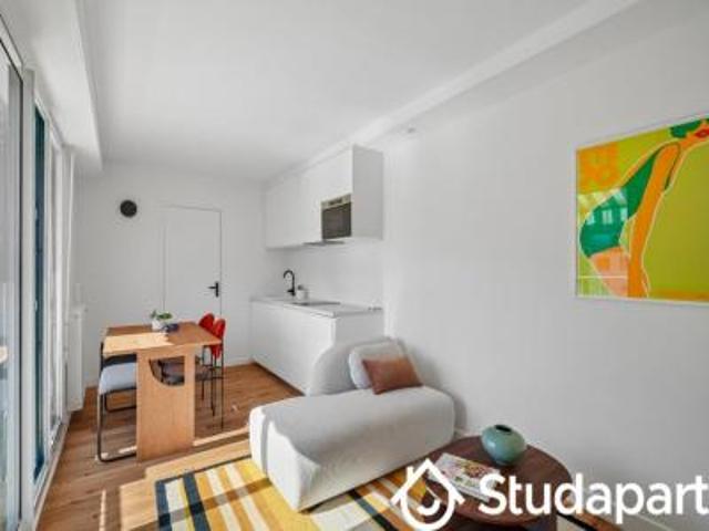 location appartement paris 15eme arrondissement 2 pièces 32 m2 paris 75015 2600 € / mois
