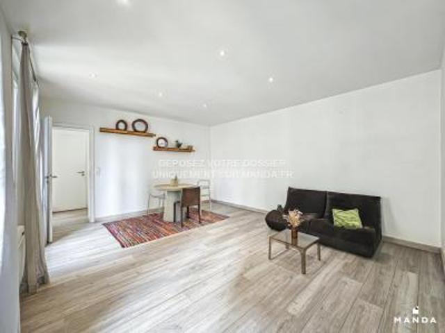 location appartement paris 18eme arrondissement 2 pièces 44 m2 paris 75018 1670 € / mois