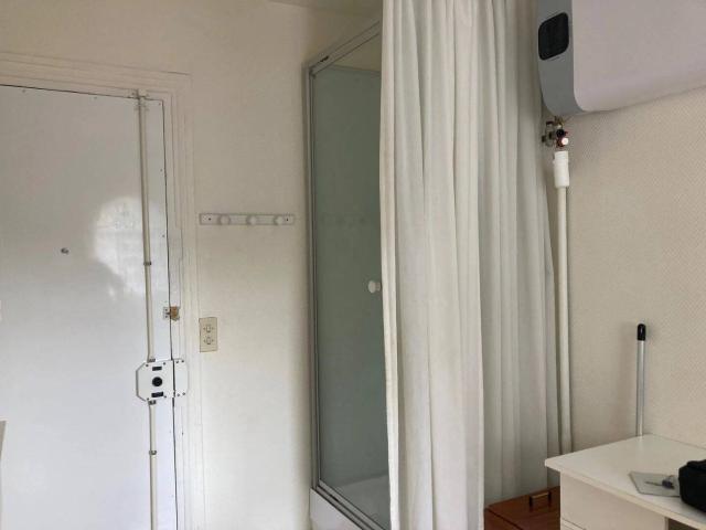 Location Appartement Paris 18ème Grandes Carrières 700 €/m