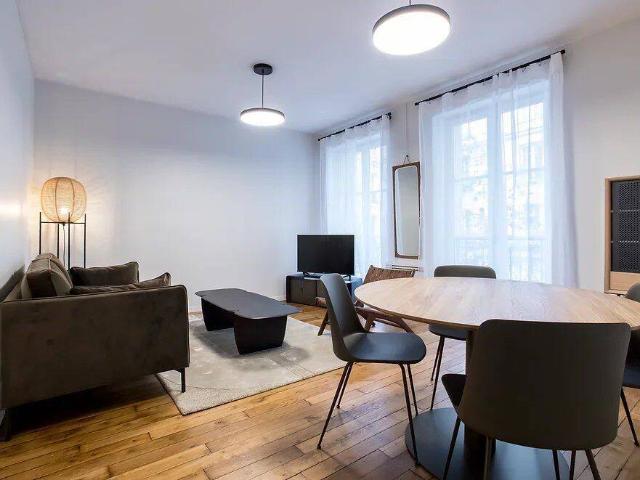 Location Appartement Paris 19ème Villette 2 200 €/mois