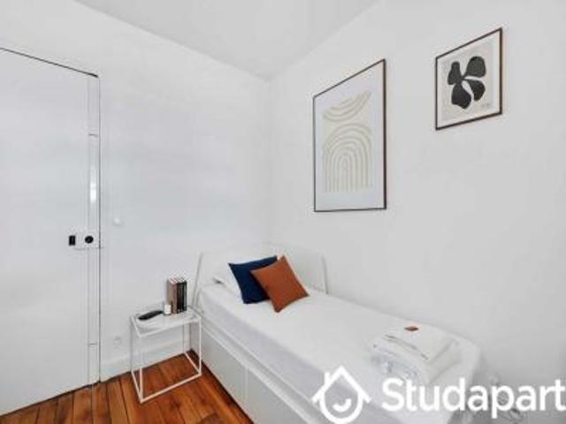 location appartement paris 1 pièce 10 m2 paris 75000 1560 € / mois