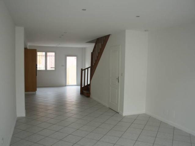 Location Appartement Parking De La Volane, Vals les Bains