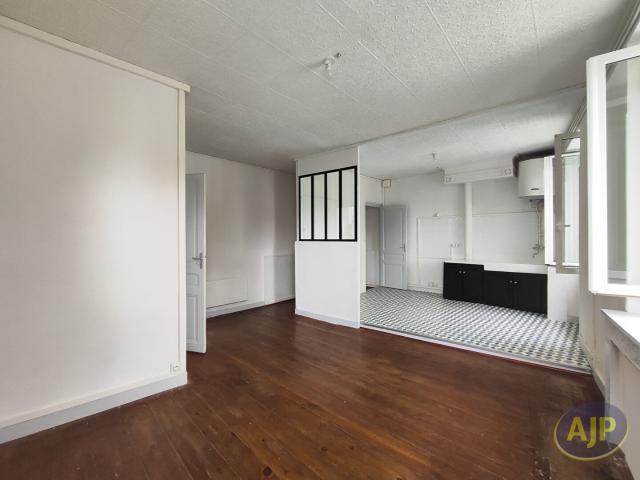 Location appartement Pauillac: 620 € AJP Pauillac Immobilier