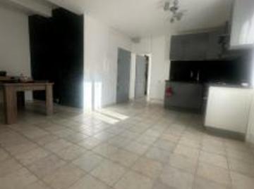 location appartement pelissanne 2 pièces 37 m2 bouches du rhone 13330 690 € / mois