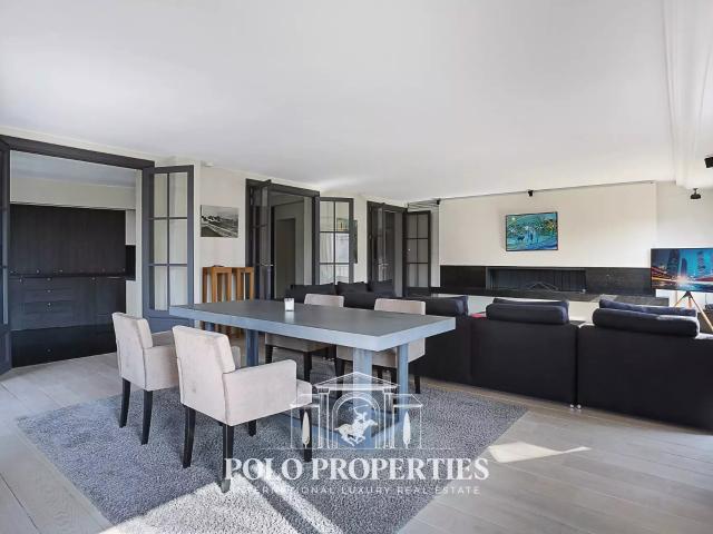 Location Appartement Péristyle de Montpensier, Paris