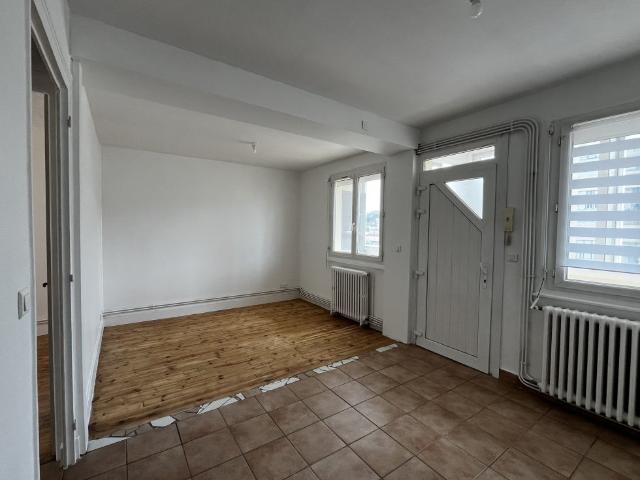 Location Appartement Place Valbenoite, Saint Étienne