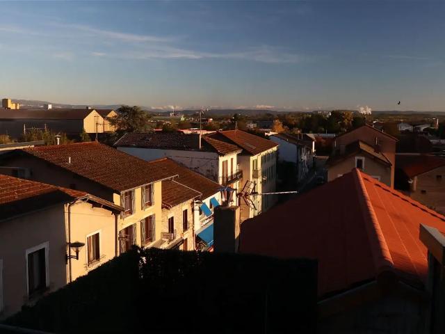 Location Appartement Place Vaugelas, Meximieux