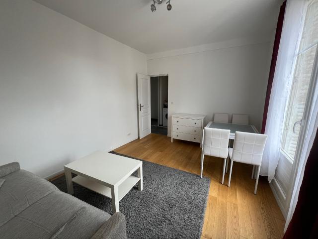 Location Appartement Place Adolphe Chérioux, Paris