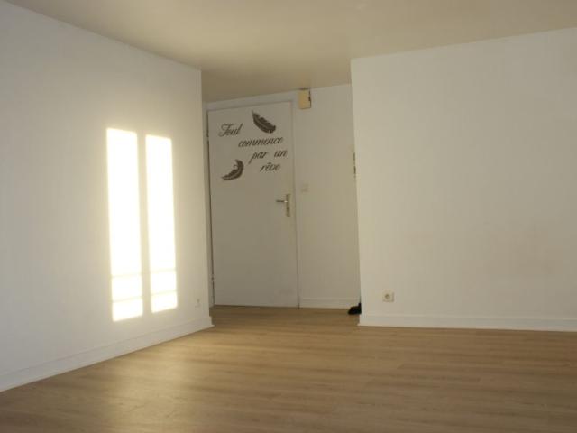 Location Appartement Place Albert Parent, Combourg