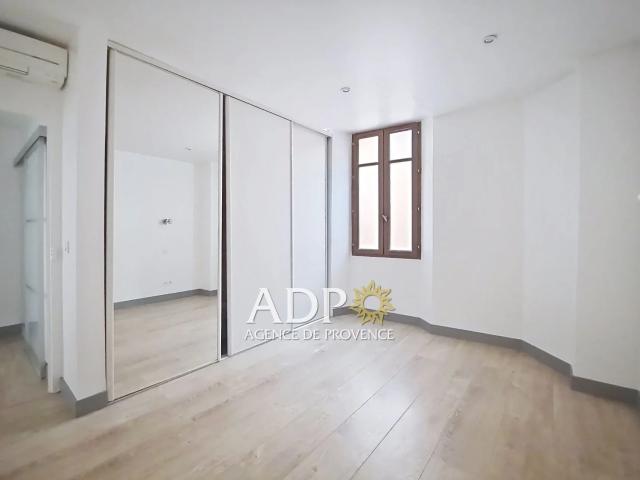 Location Appartement Place aux Aires, Grasse