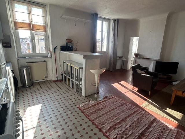 Location Appartement Place aux Huiles, Marseille