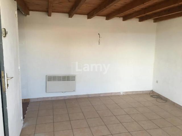 Location Appartement Place Barthélémy, Trets