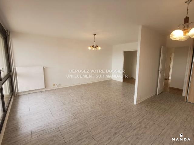 Location Appartement Place Bobby Sands, Saint Étienne