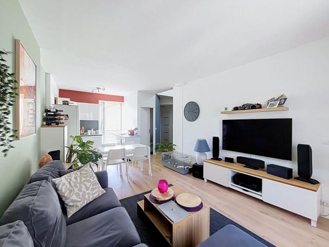 Location Appartement Place Charles de Gaulle, Itteville