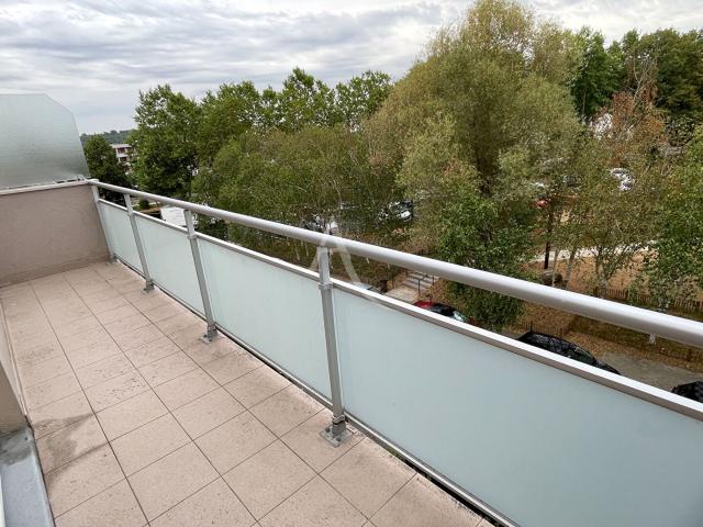 Location Appartement Place Claude Monet, Saint Thibault des Vignes