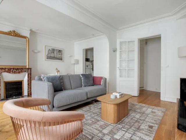 Location Appartement Place d'Anvers, Paris