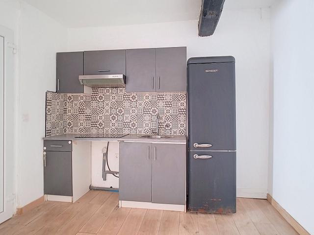 Location Appartement Place de Verdun, Carpentras