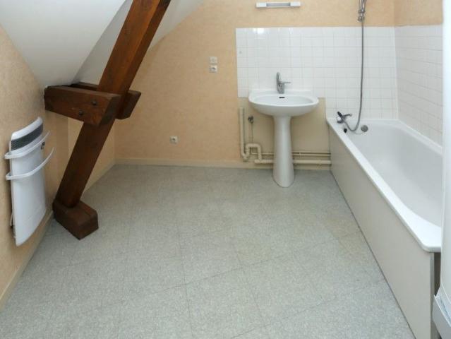 Location Appartement Place de Verdun, Luçay le Mâle