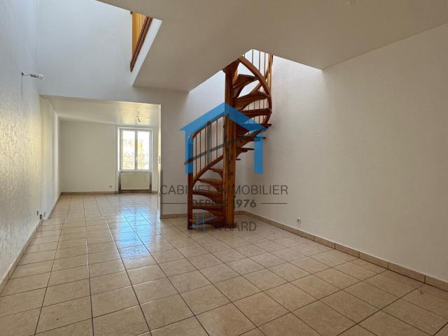 Location Appartement Place de la Valette, Saint Chamond