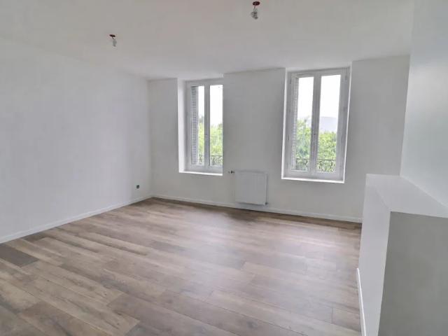 Location Appartement Place de la Victoire, Belley