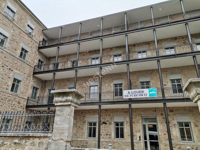 Location Appartement Place de la Calade, Yssingeaux