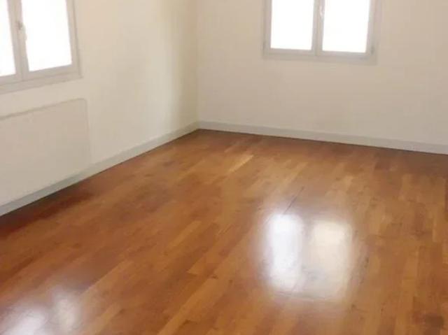 Location Appartement Place de la Comédie, Lons le Saunier
